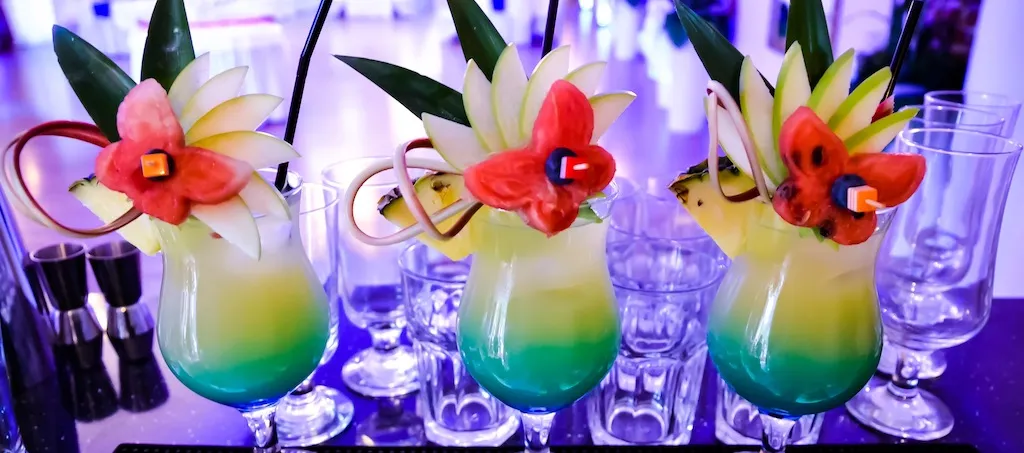 Zdjęcie Najlepsze przepisy na drinki z energetykiem, które zaskoczą smakami