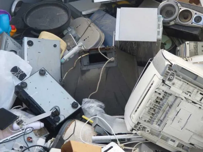 Zdjęcie Czy płyty CD to elektrośmieci? Odkryj, co z nimi zrobić, by nie szkodzić środowisku