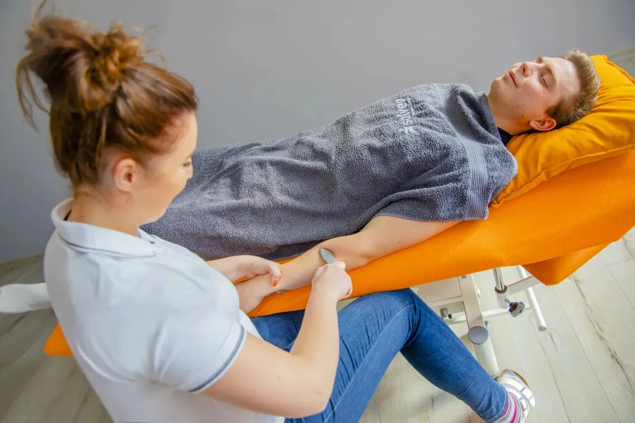 Zdjęcie Z czym do fizjoterapeuty? Poznaj objawy, które wymagają pomocy