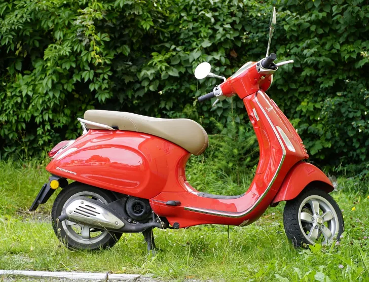 Zdjęcie Ile kosztuje ubezpieczenie motoroweru 50cc - poznaj realne ceny na rynku