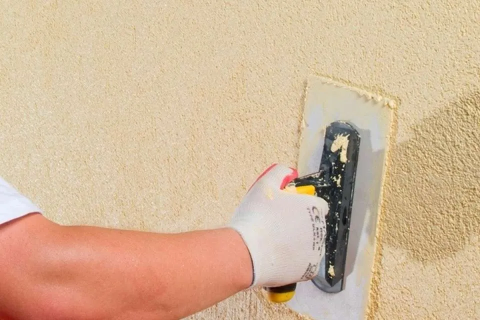 Zdjęcie Jak prawidłowo położyć tynk strukturalny wewnętrzny i uniknąć błędów krok po kroku