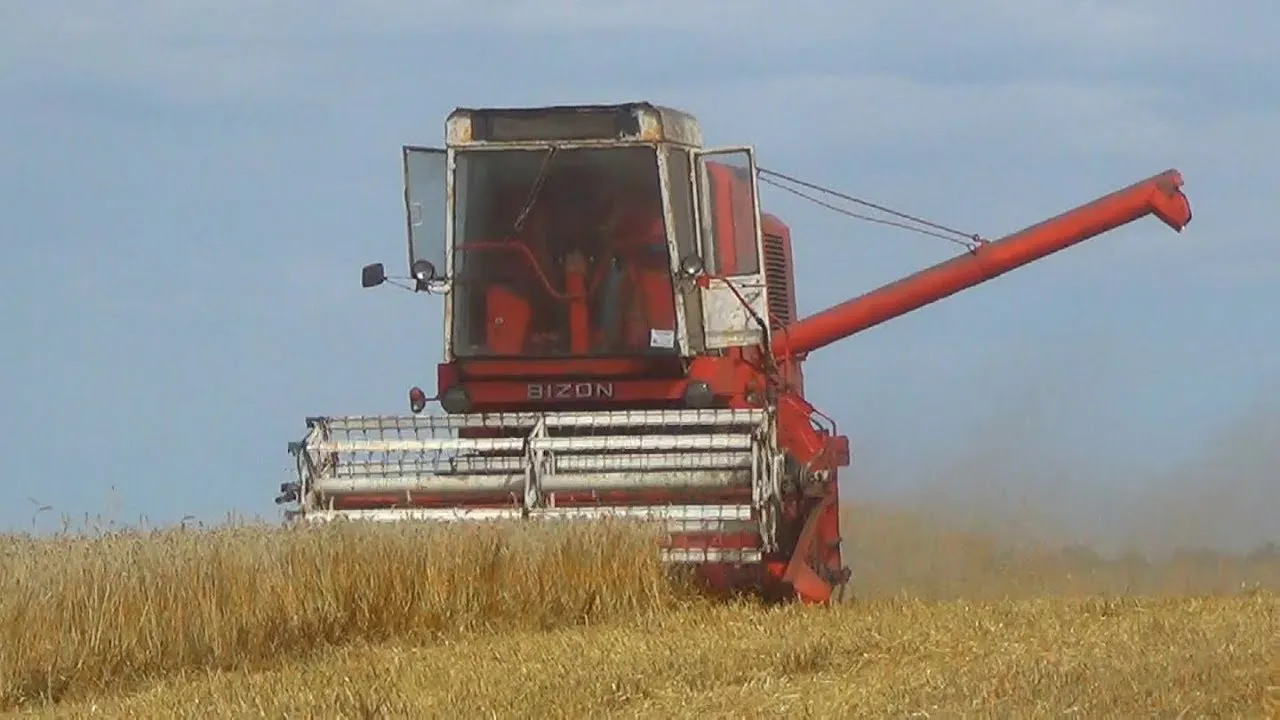 Zdjęcie Bizon 5043: Jakie są aktualne ceny nowoczesnych maszyn rolniczych?