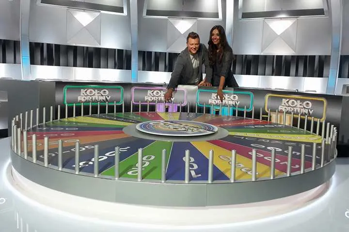 Zdjęcie Studio Koła Fortuny: Odkryj kulisy, koło i tablicę zagadek!