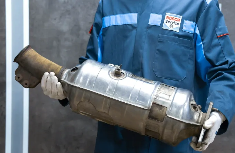 Zdjęcie Jakie są objawy zapchanego wydechu i jak uniknąć kosztownych napraw