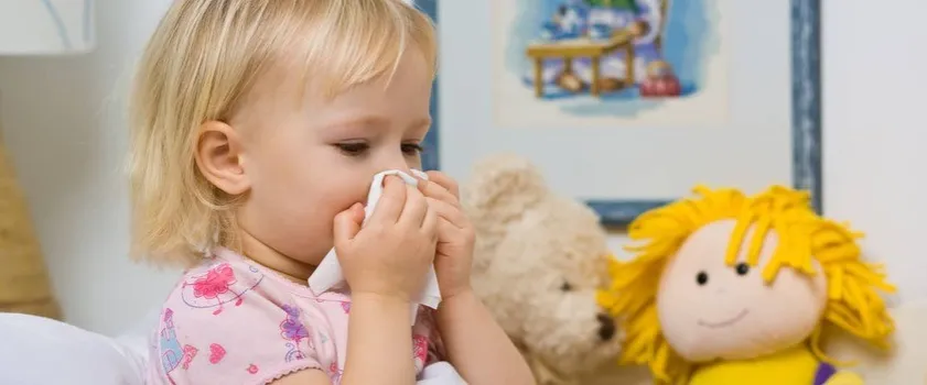 Zdjęcie Katar podczas ząbkowania: Skuteczne domowe sposoby na udrożnienie nosa u dziecka