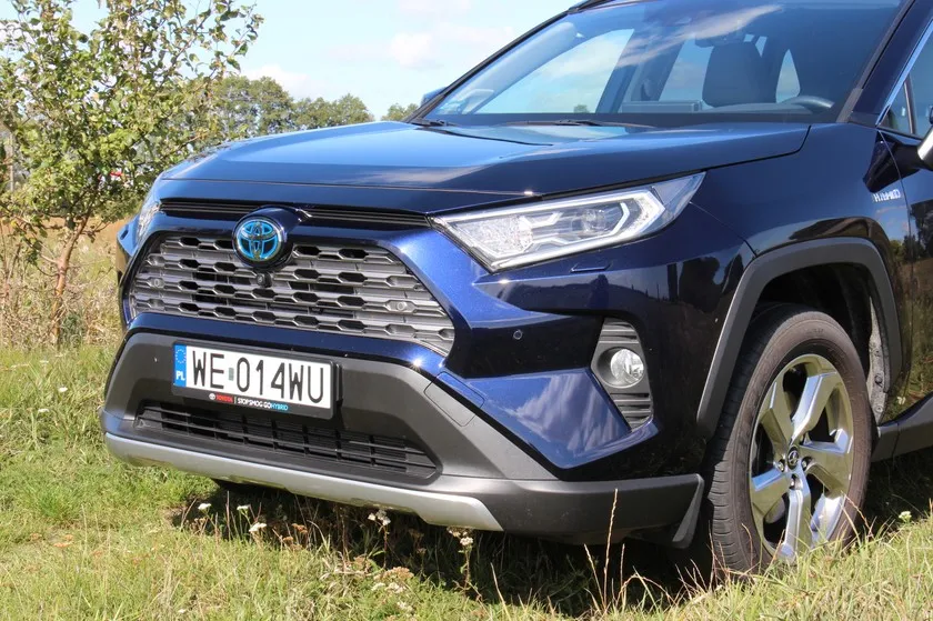 Zdjęcie Opinie z forum o Toyota RAV4 Hybrid - Jak oceniają użytkownicy ten model?