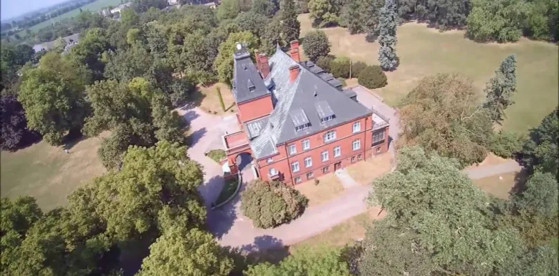 Zdjęcie Pałac w Kobylnikach – rezydencja z burzliwą historią