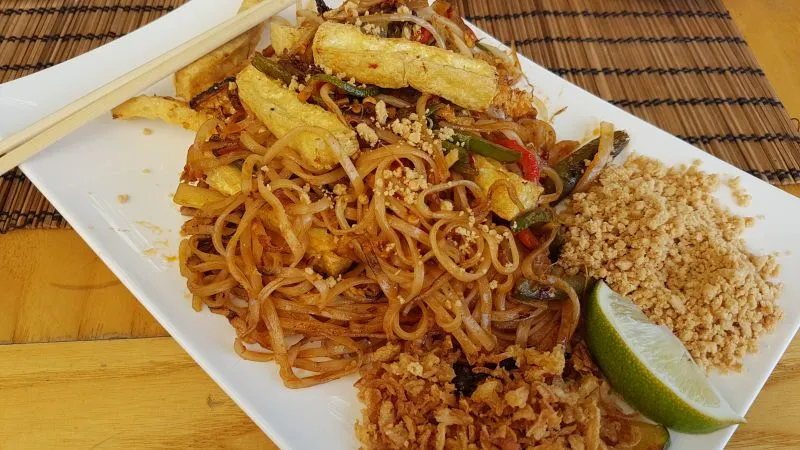 Zdjęcie Pad Thai co to znaczy? Odkryj tajemnice tego popularnego dania