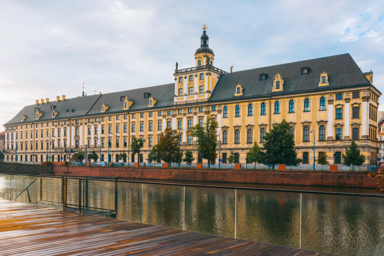 Zdjęcie Uniwersytet Wrocławski zdjęcia - piękno kampusu i życie studenckie