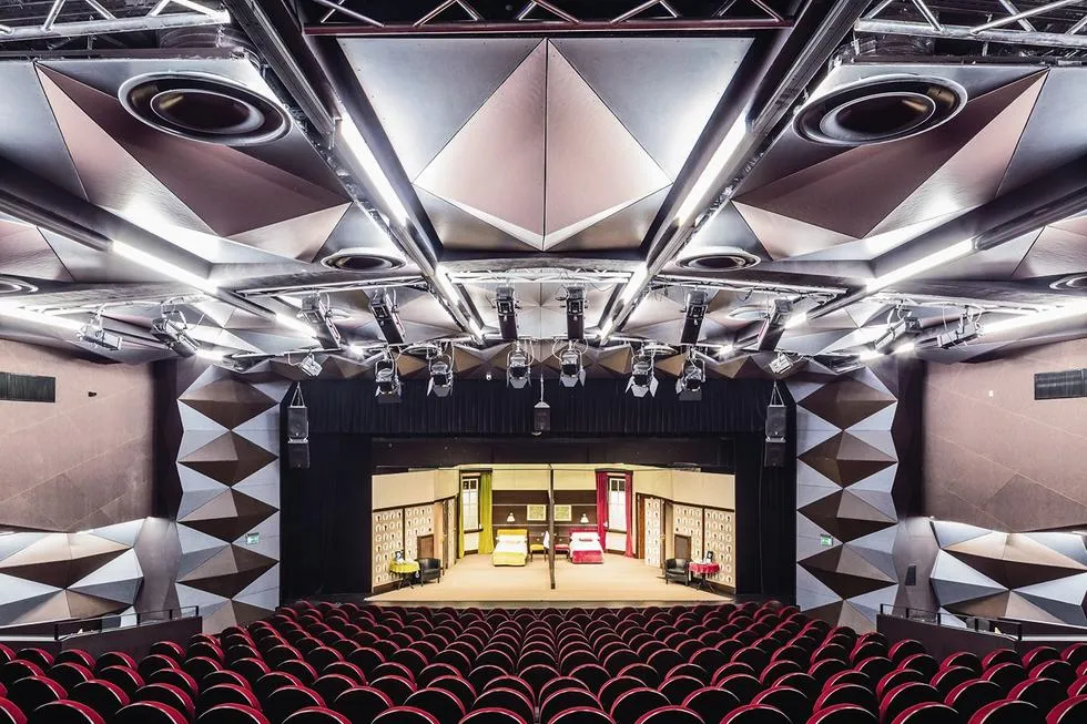 Zdjęcie Część teatru z garderobami: tajemnice zaplecza scenicznego