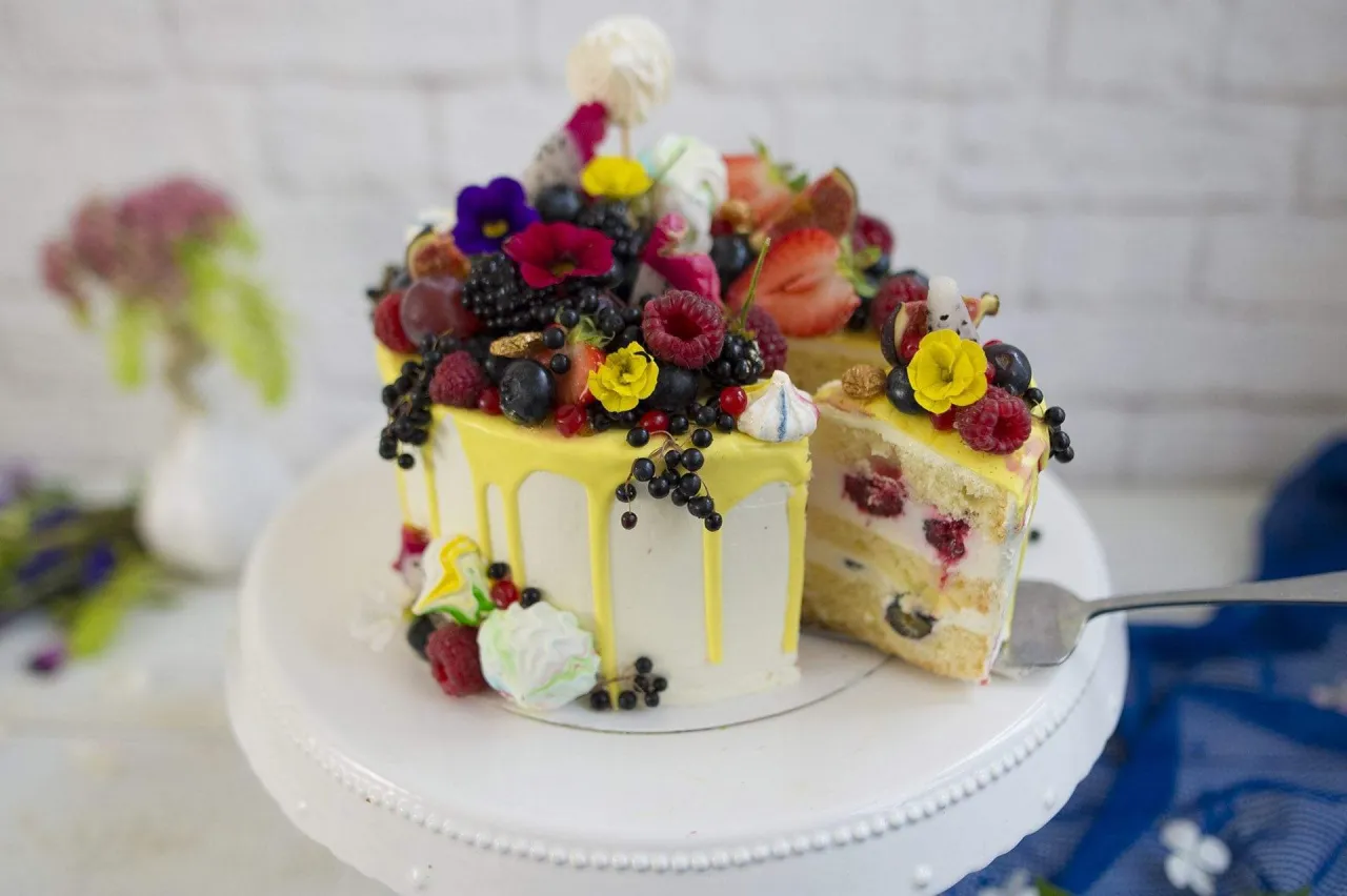 Zdjęcie Ile kosztuje tort 1 5 kg? Sprawdź ceny i wybierz najlepszy smak