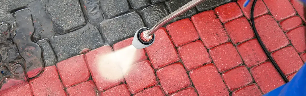 Zdjęcie Skuteczne metody na zmycie oleju z kostki brukowej bez trwogi