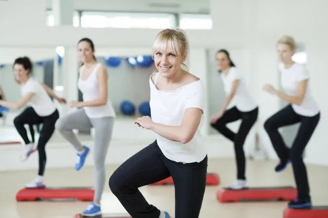 Zdjęcie Ile kcal spala dance cardio? Efektywność treningu dla odchudzania
