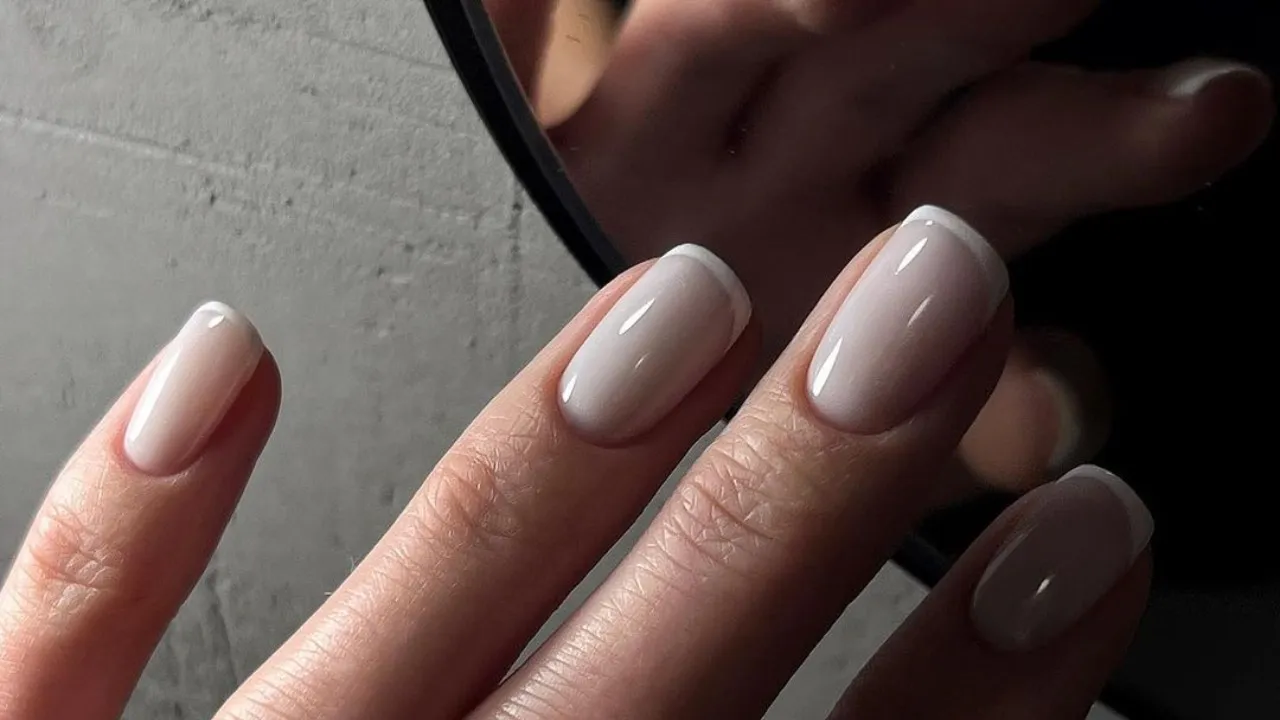 Zdjęcie Jak zrobić american manicure: proste kroki do idealnych paznokci