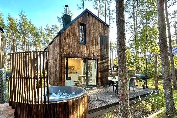 Zdjęcie Najlepsze domki nad jeziorem Długie – komfort i atrakcje w okolicy