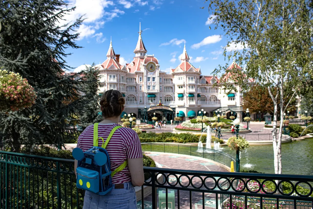 Zdjęcie Gdzie kupić bilety do Disneylandu w Paryżu, aby uniknąć kolejek?