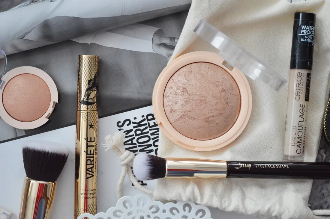 niezbędne kosmetyki do makijażu dla początkujących