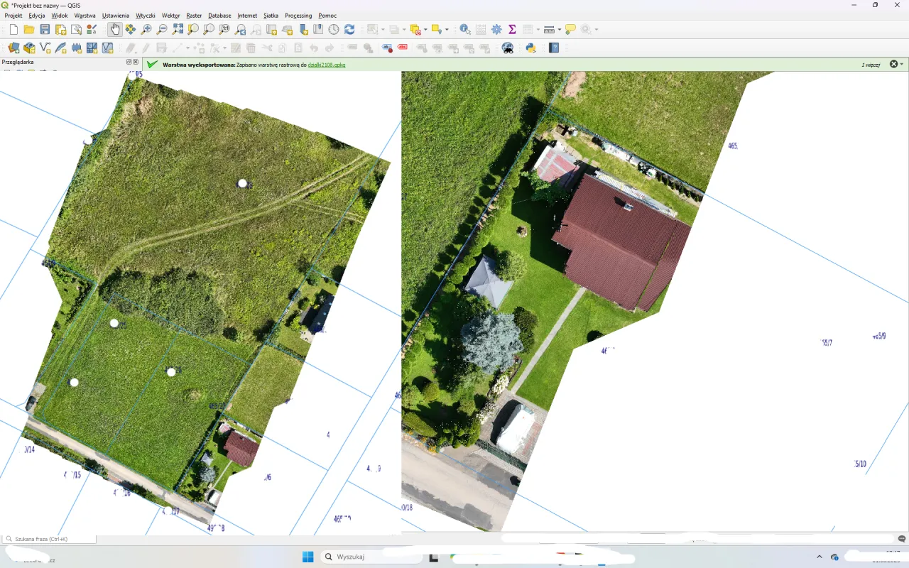 Geodeta analizuje ortofotomapę z zaznaczonymi granicami działek i punktami pomiarowymi w programie QGIS.