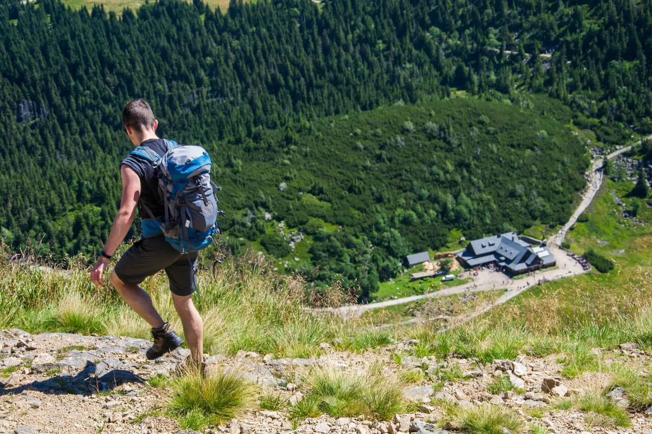 turyści na szlaku Karkonosze