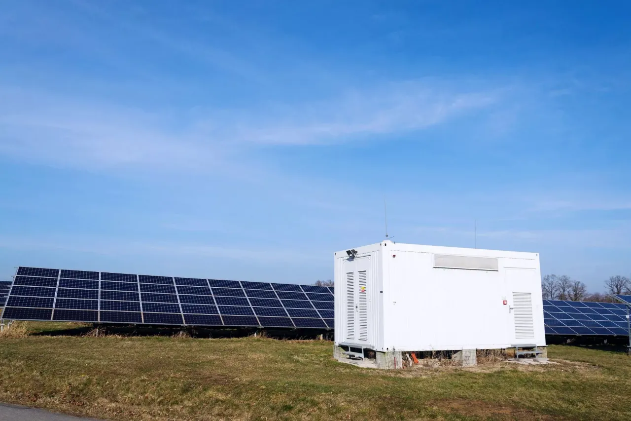 Magazyn energii 50 kWh dla firm i rolnictwa