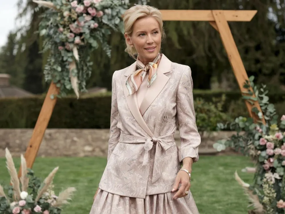 Eleganckie dodatki do sukienki weselnej dla dojrzałej kobiety