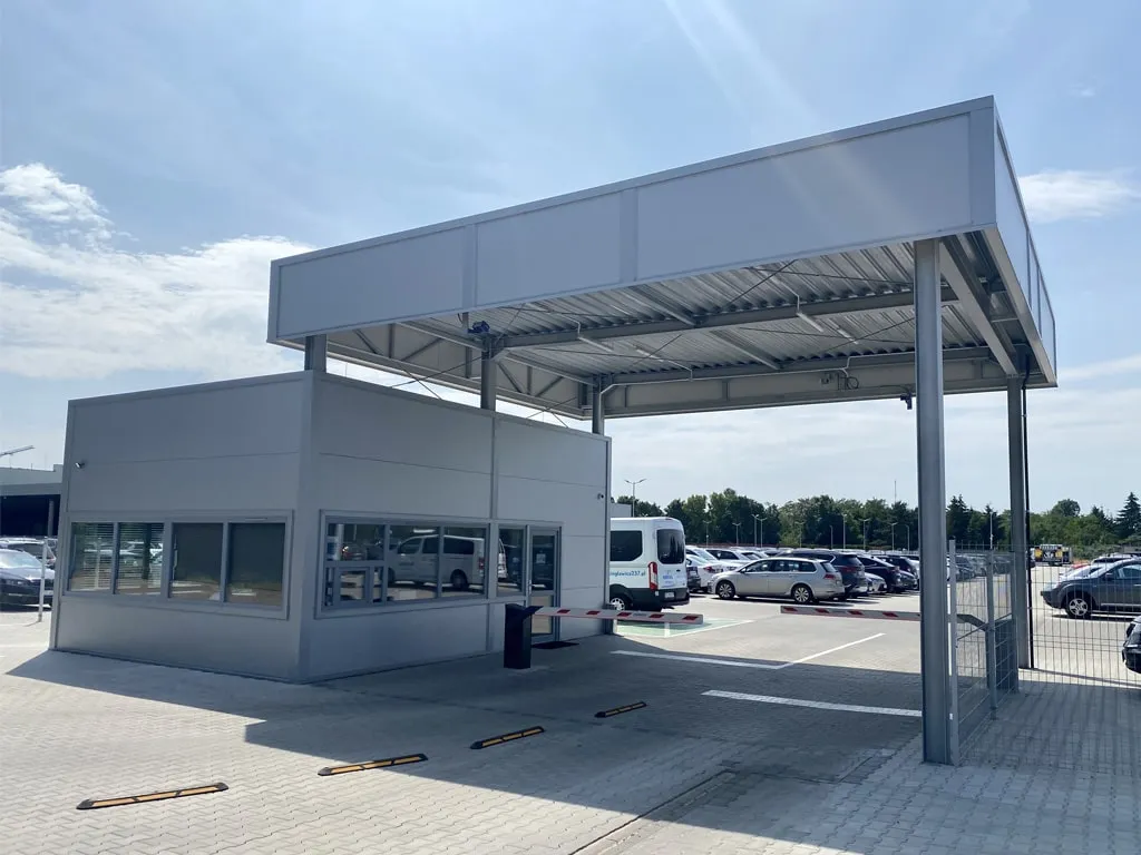 parking prywatny lotnisko Poznań Ławica