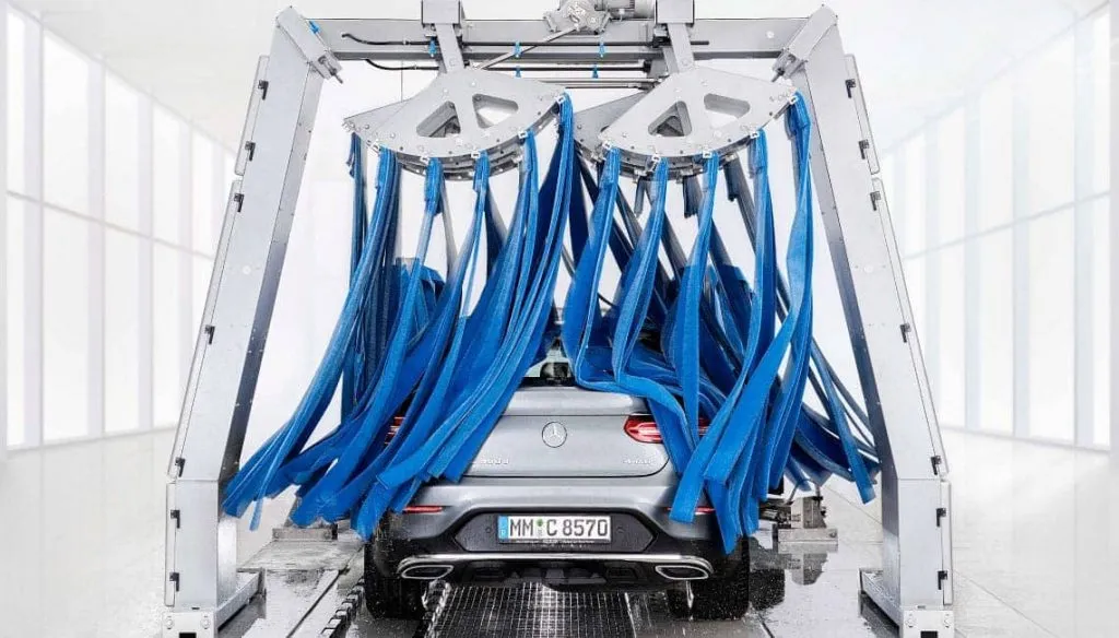 Przygotowanie samochodu do myjni automatycznej