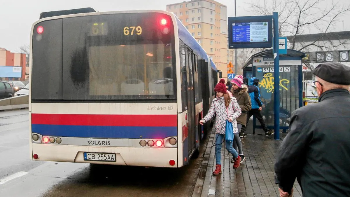 Zdjęcie Gdzie odjeżdża autobus 672 w Katowicach? Znajdź przystanek teraz