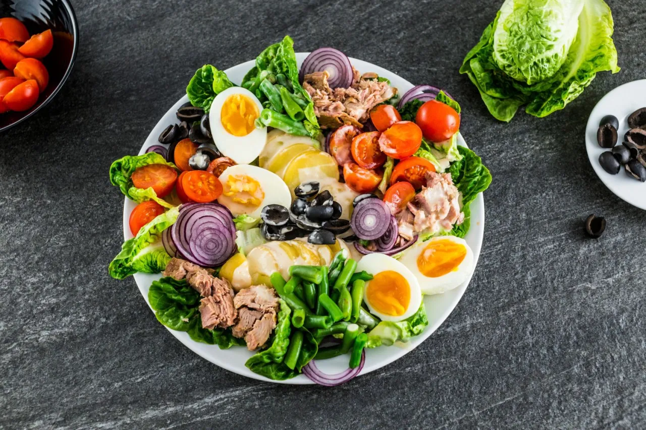 sałatka nicejska klasyczna