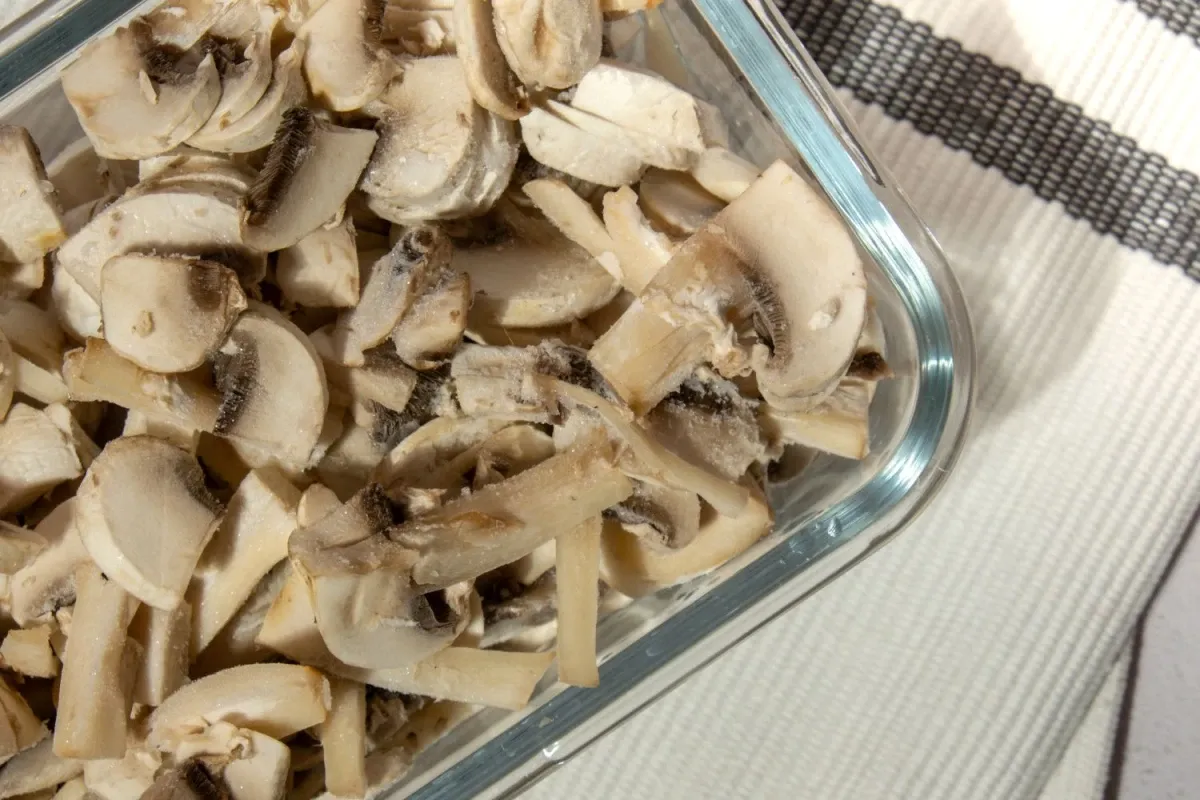 Świeże i mrożone pieczarki por&oacute;wnanie