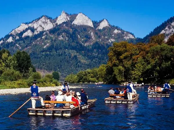 Spływ Dunajcem tratwy flisackie