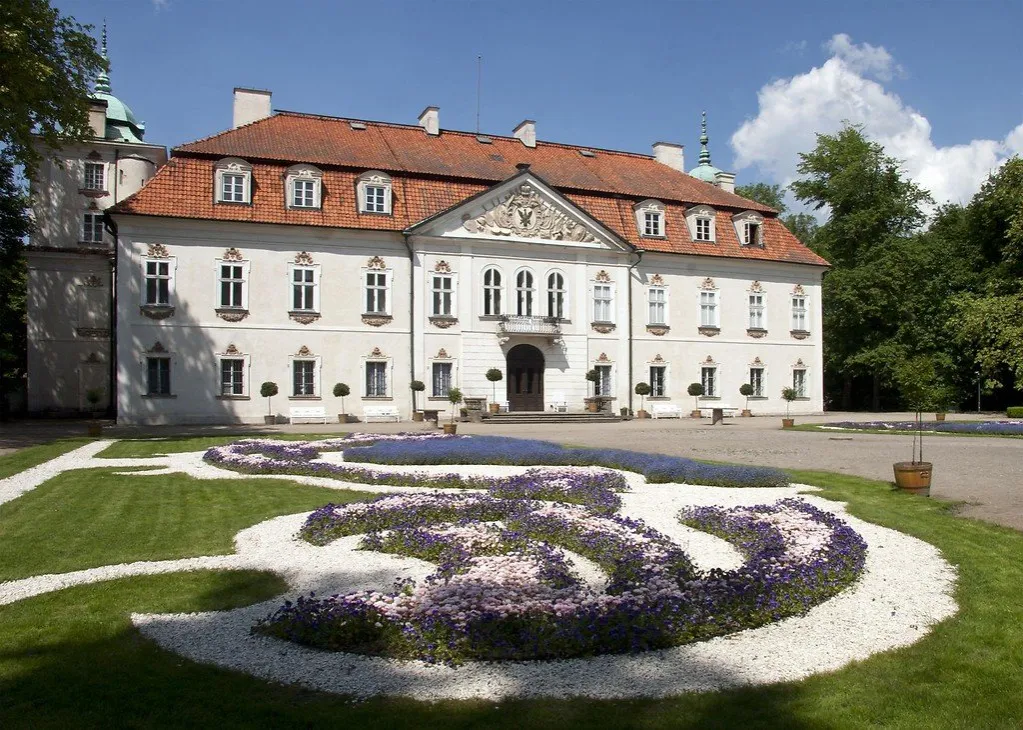 Zdjęcie Nieborów atrakcje dla dzieci - najlepsze miejsca na rodzinny wypoczynek