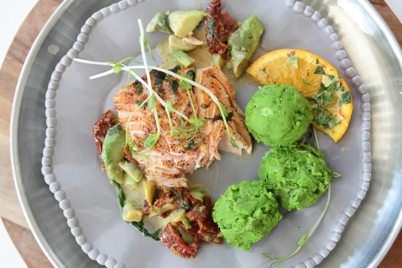 warzywa do ryby talerz