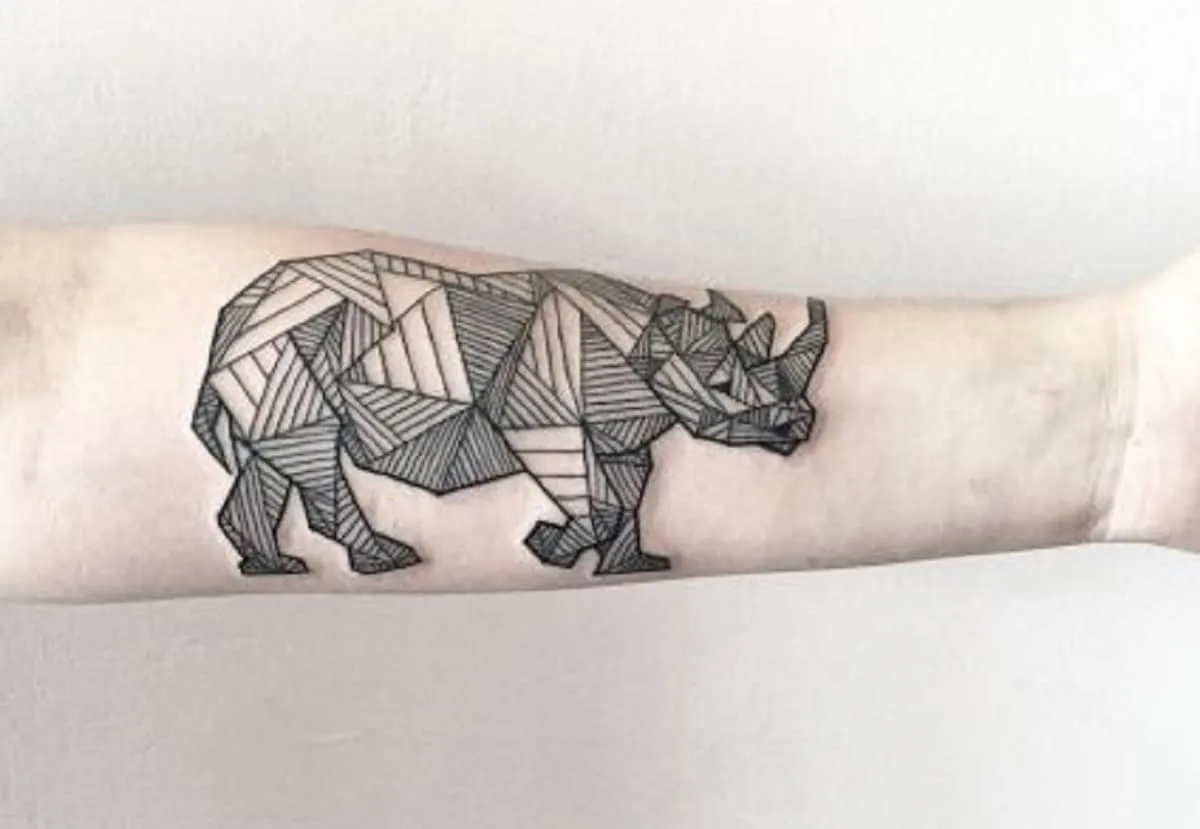 tatuaże zwierząt różne style realizm geometria akwarela