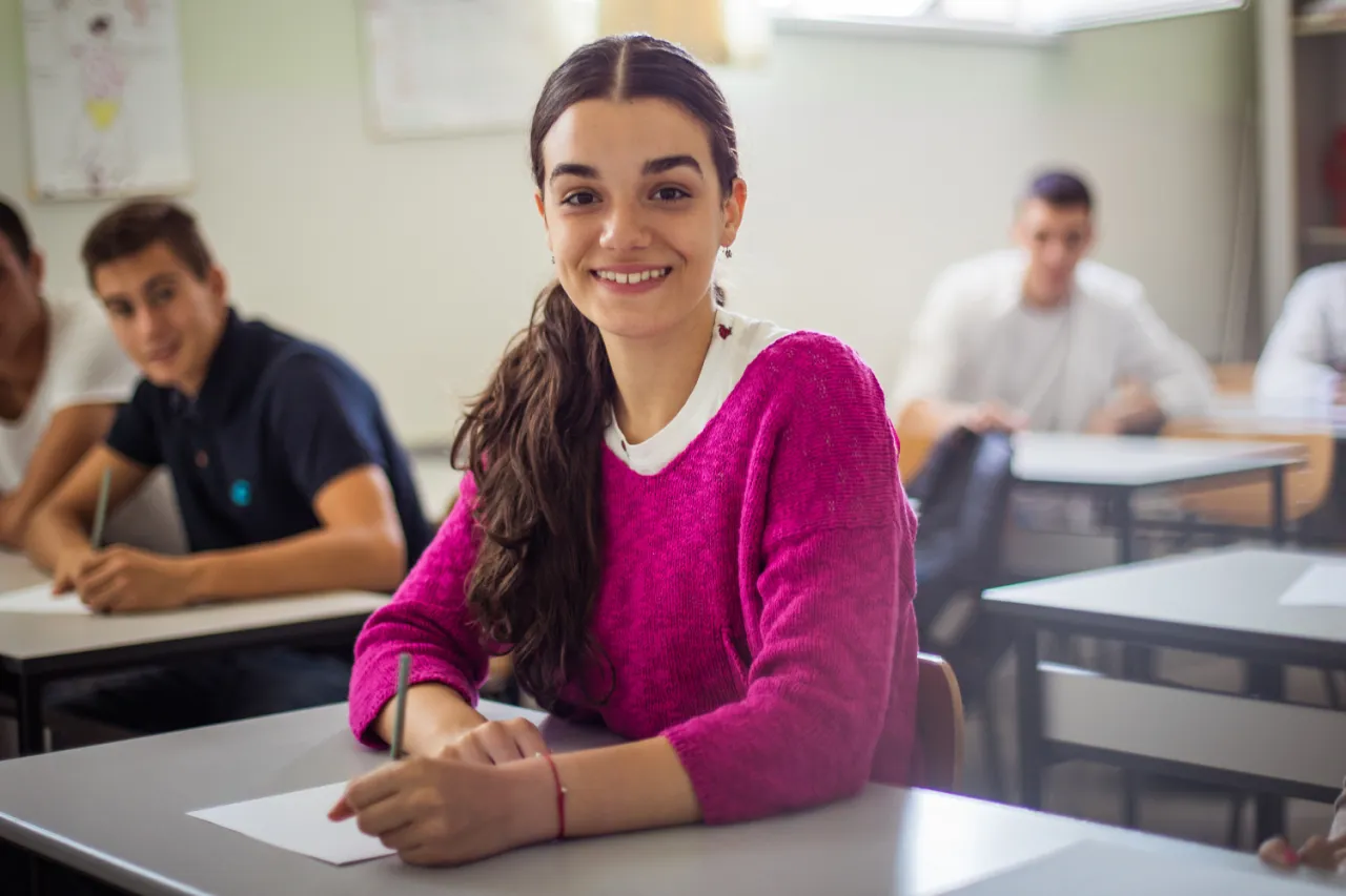 Uczniowie w liceum og&oacute;lnokształcącym, technikum, szkole branżowej