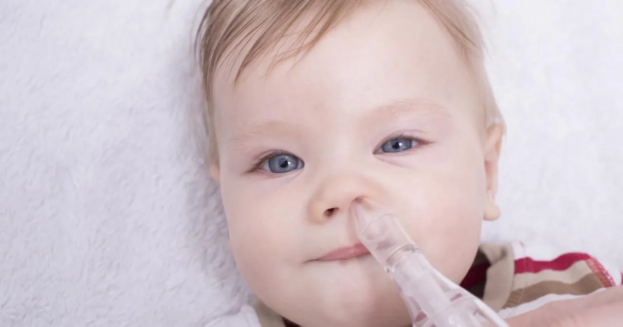 dziecko inhalacja nebulizator rodzic