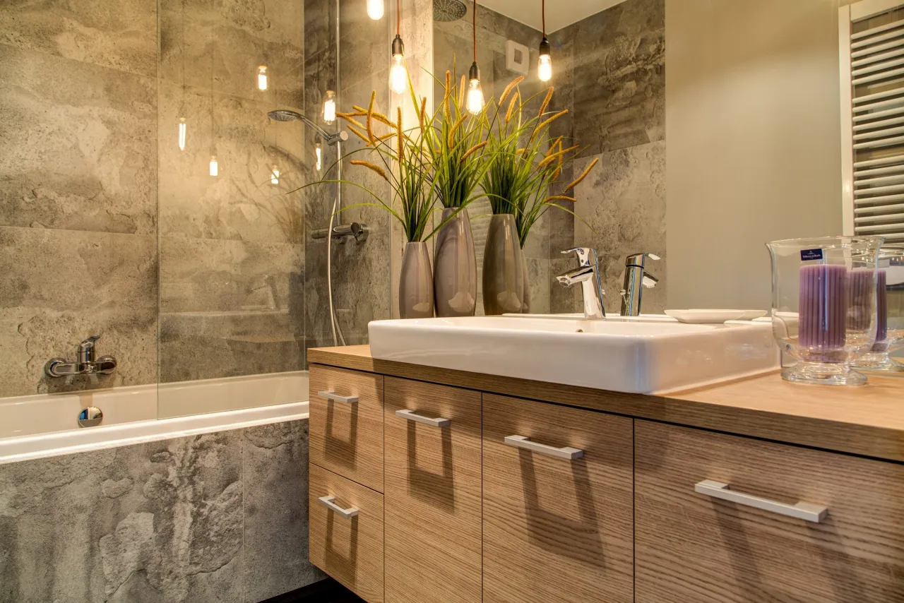 Dwa lustra naprzeciwko siebie feng shui