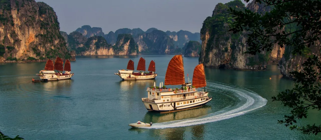 Zatoka Ha Long rejs łodzią