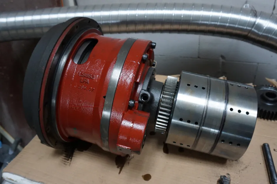 budowa rewersu elektrohydraulicznego Powershuttle