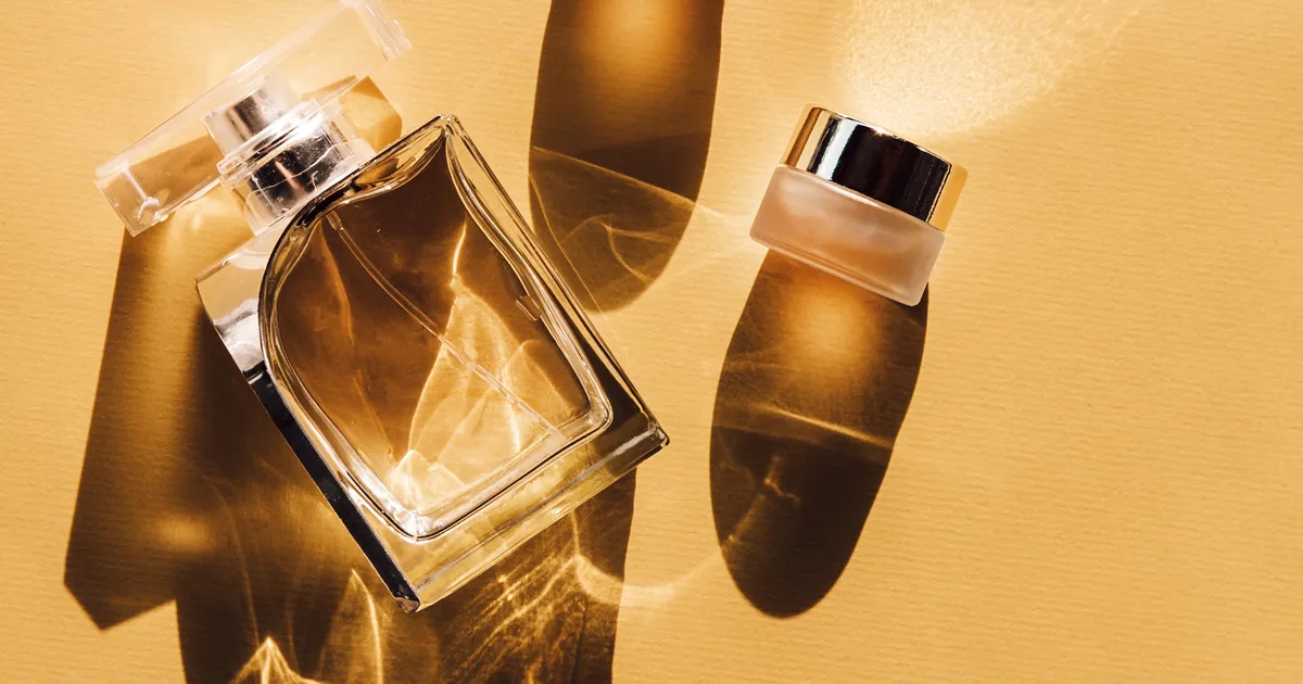 &auml;sthetische Parfumflakons die Sauberkeit und Frische ausstrahlen