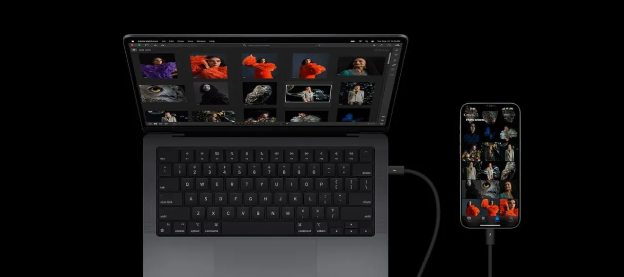 iPhone podłączony do komputera PC kablem USB