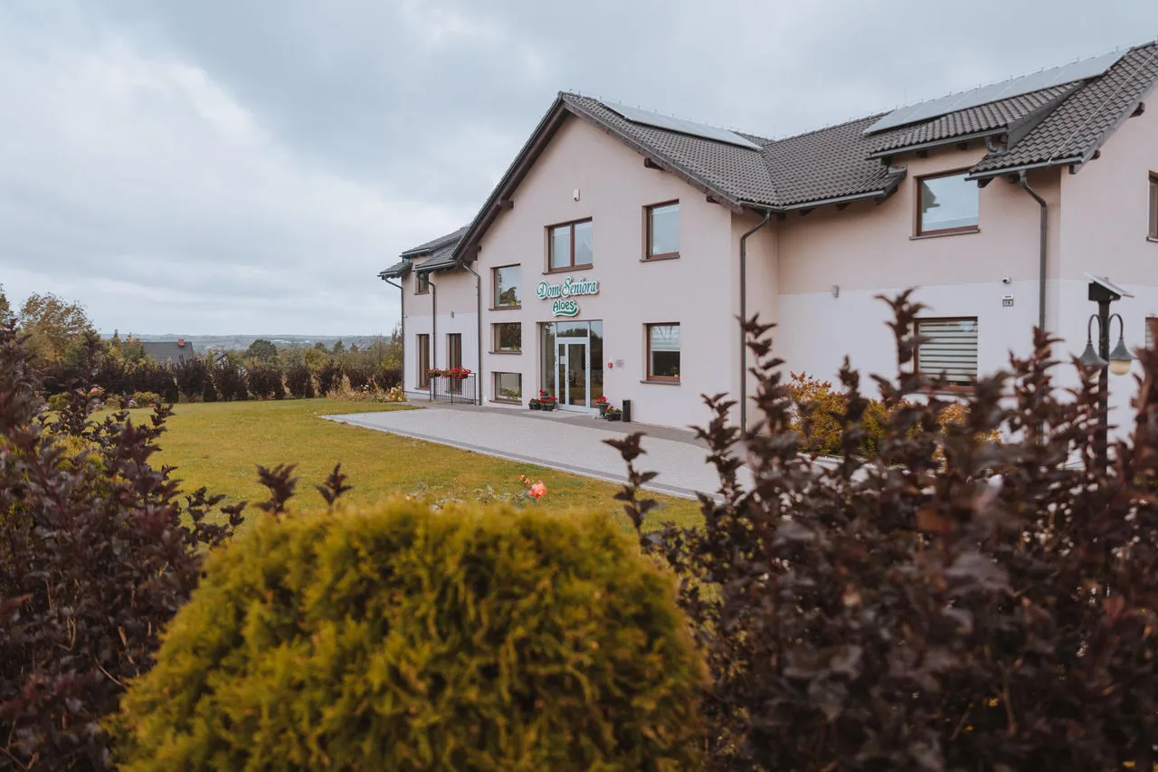 Dom Seniora Aloes Łapalice widok zewnętrzny