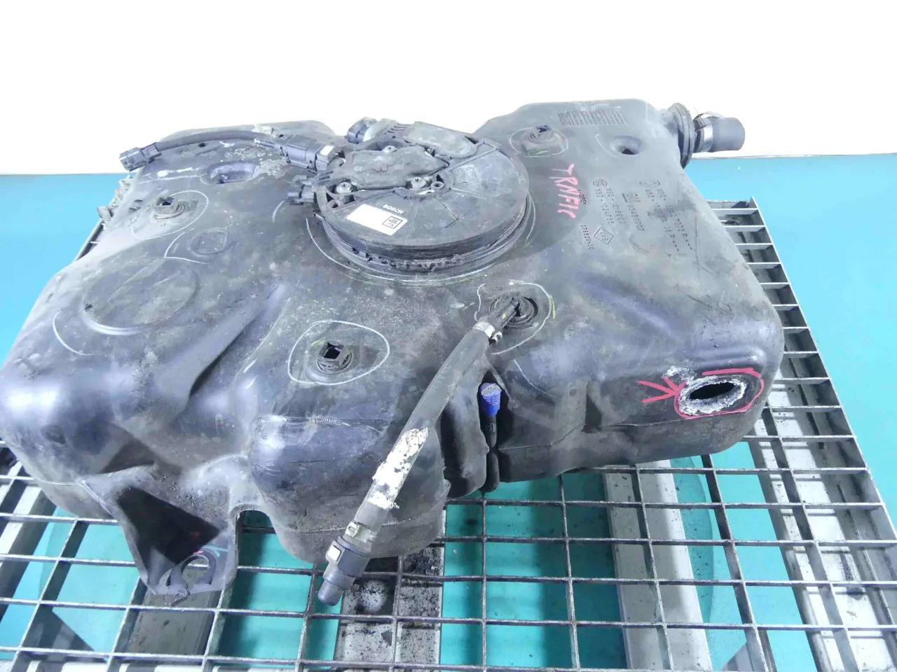 Renault Trafic III zbiornik paliwa AdBlue