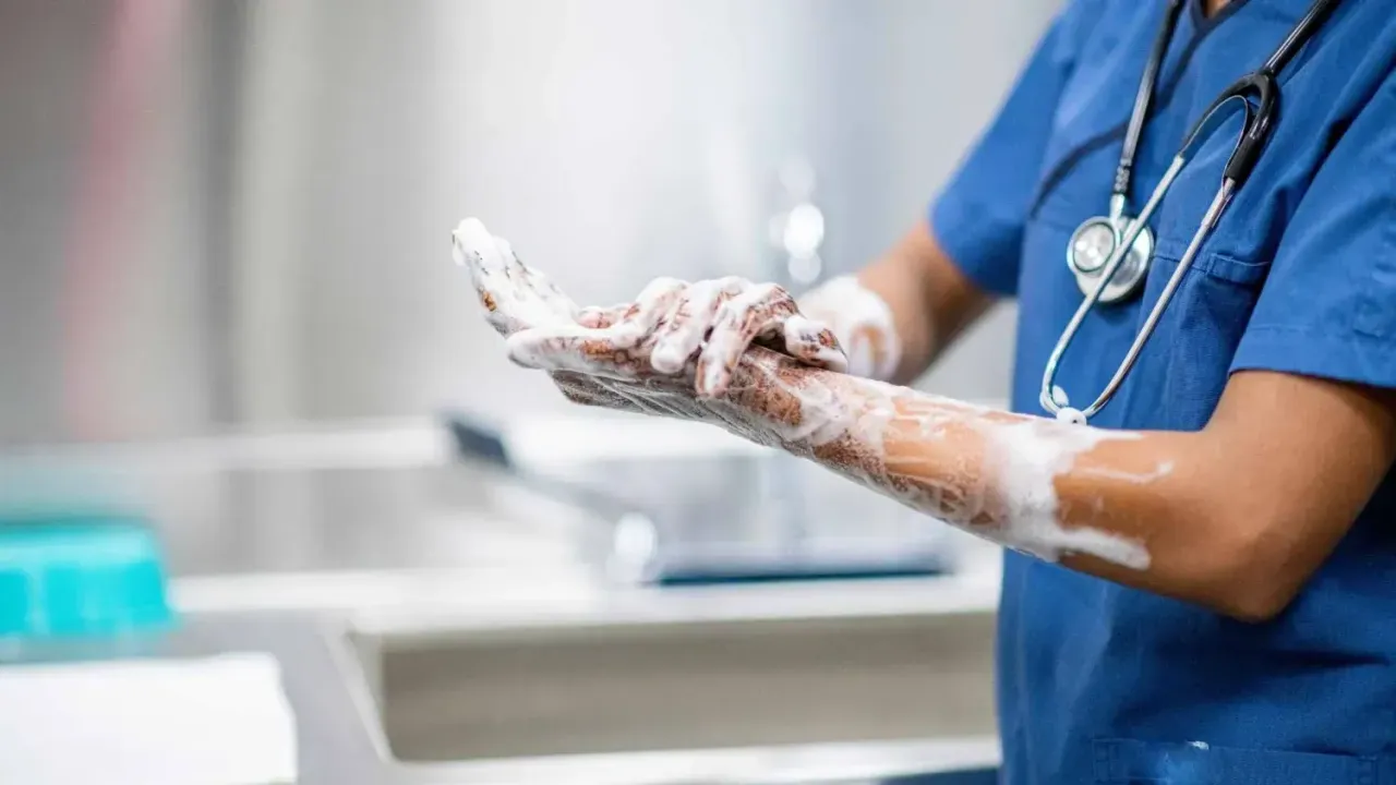 higiena rąk i dezynfekcja powierzchni