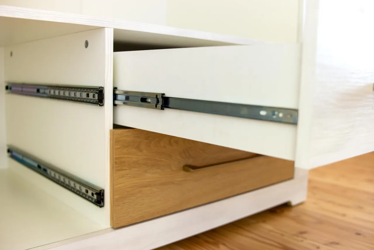 porównanie prowadnic szufladowych