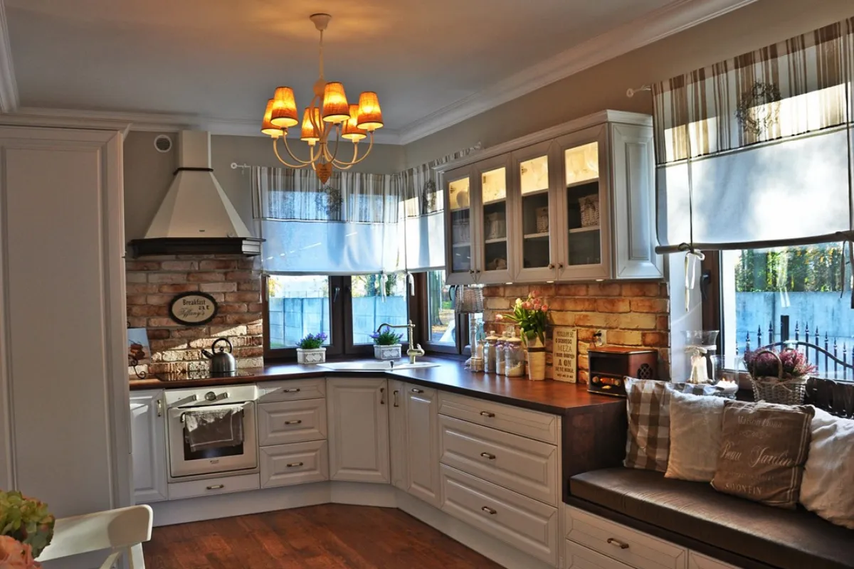 kuchnia niskie okno inspiracje style