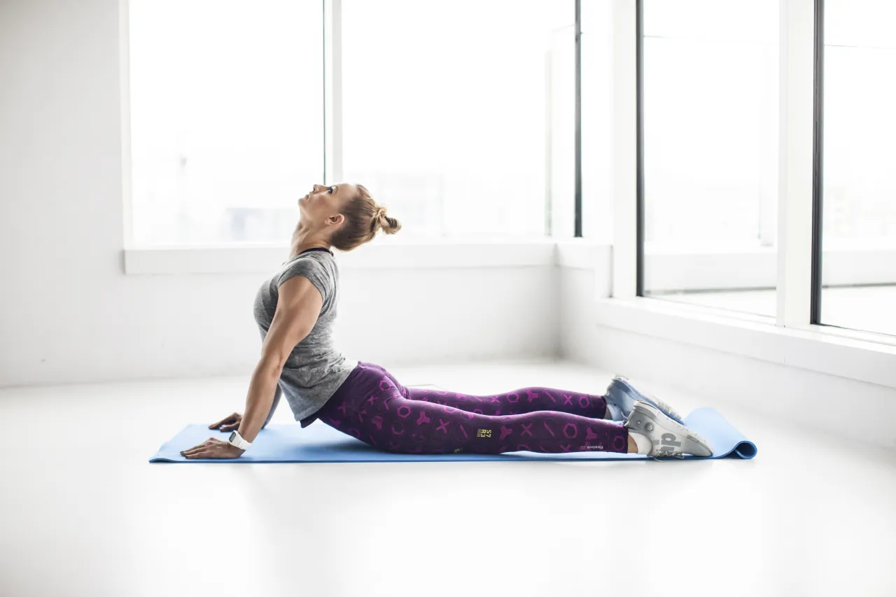 osoba z dobrą postawą po rozciąganiu