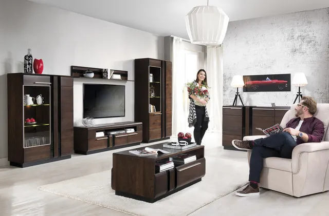 Jasne kolory ścian do ciemnobrązowych mebli