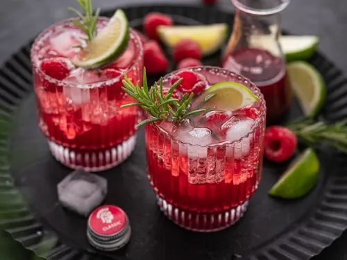 Kreative Mocktails mit Rosmarin, Gurke und Beeren