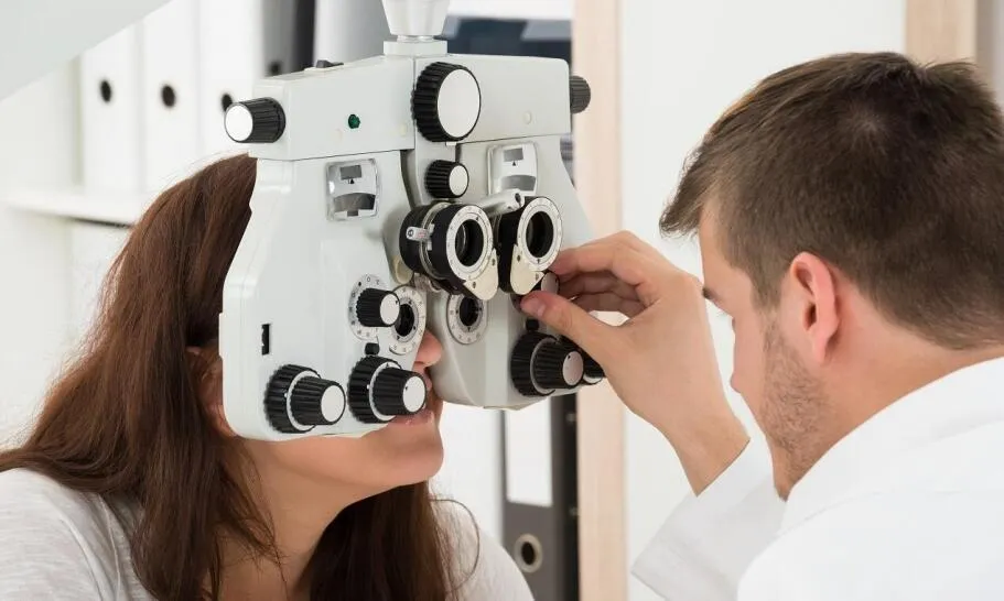 przebieg badania wzroku u optometrysty